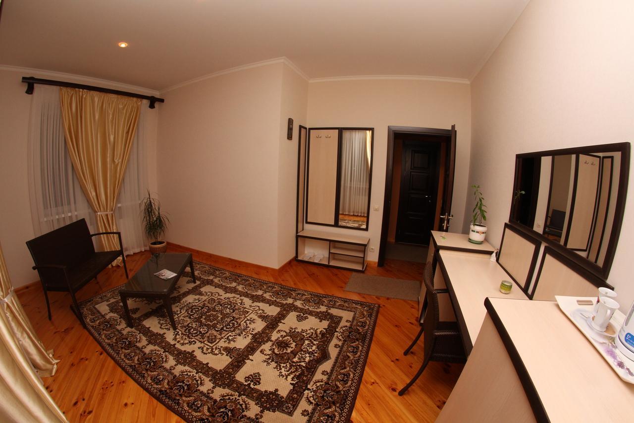 Hotel Uyut Černihiv Exteriér fotografie