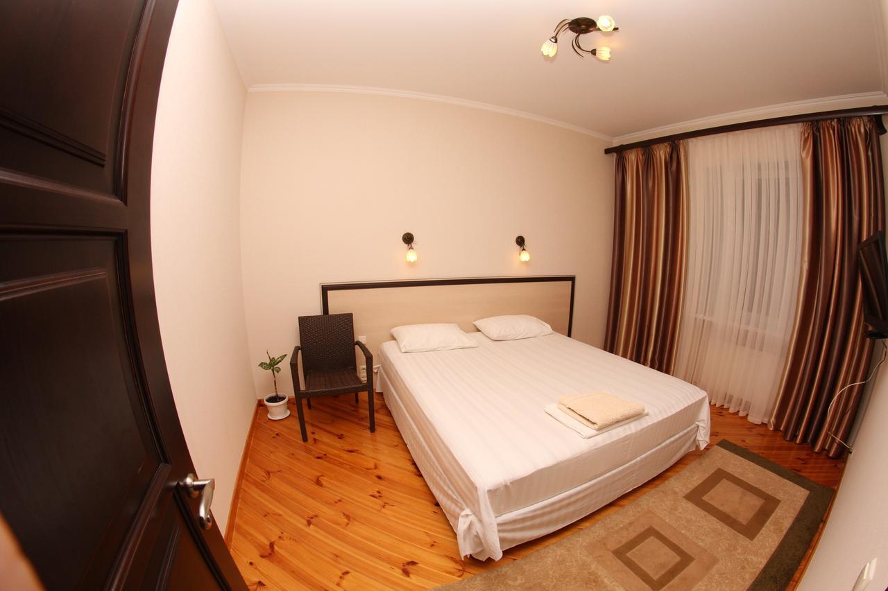 Hotel Uyut Černihiv Exteriér fotografie