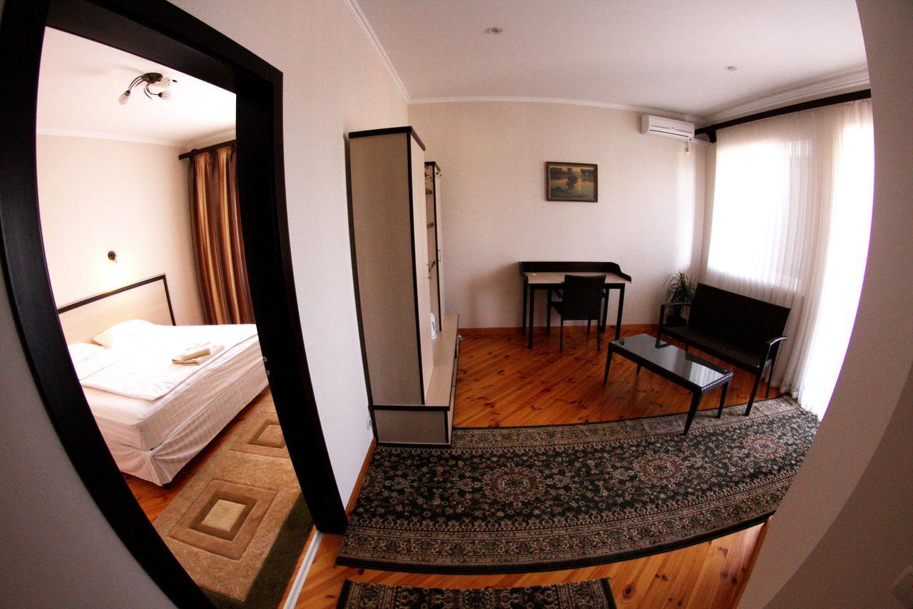 Hotel Uyut Černihiv Exteriér fotografie